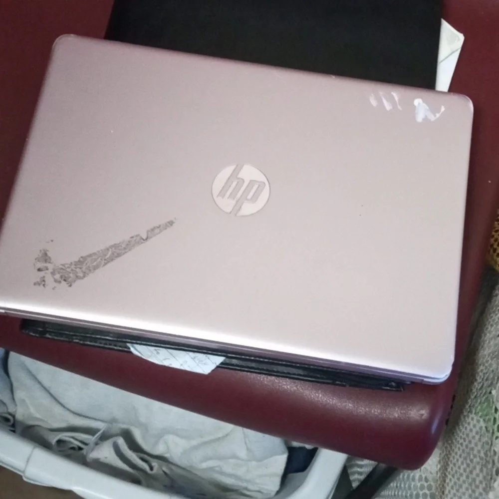 Hp cf2704ds laptop